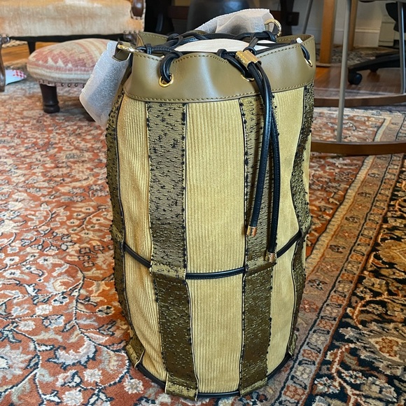 F/W 2022 Ulla Johnson Willow XL Drawstring Bucket Bag in Senape Colorblock - Picture 5 of 14